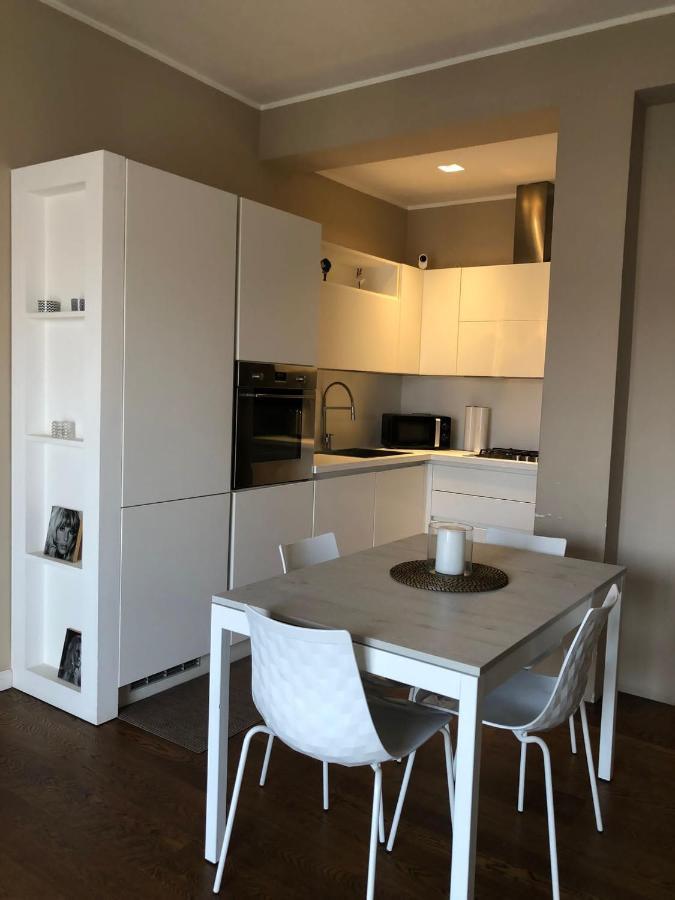 Morivione Apartment - Bocconi Free Parking ミラノ エクステリア 写真